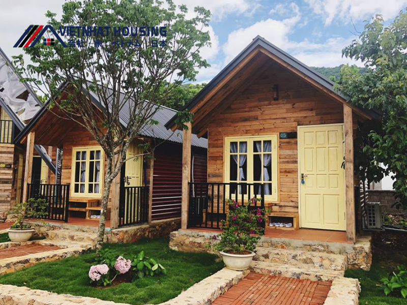 Mẫu nhà lắp ghép ấm cúng với phương án gỗ nhựa hoàn thiện